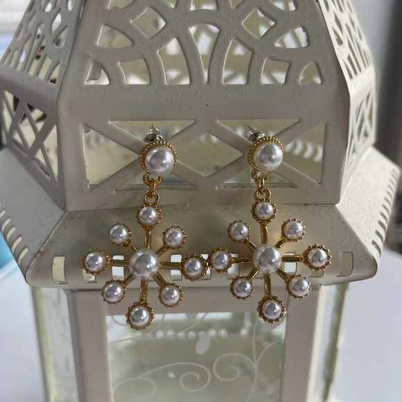 Faux Pearl Snowflake Earrings in Goldtone