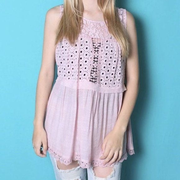 Light Pink Sleeveless Wide Hem Lace Detailed Top Large nwt