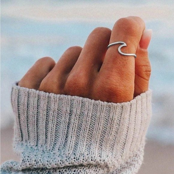 Simple Silver Wave Ring size 7.5